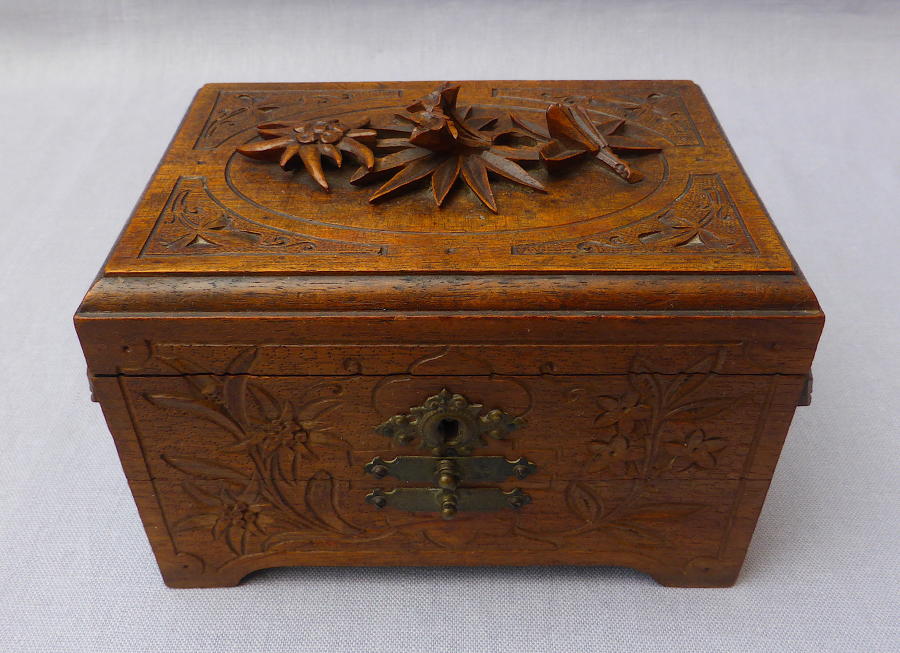 Early 20th century Black Forest carved jewellery box