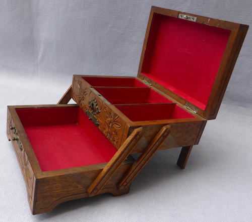 Early 20th century Black Forest carved jewellery box