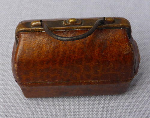 Miniature Gladstone bag travelling inkwell