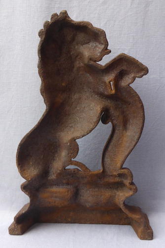 Late 19th century heraldic rampant lion door stop