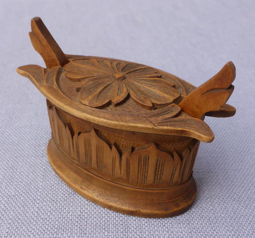 Miniature carved wood Norwegian tine
