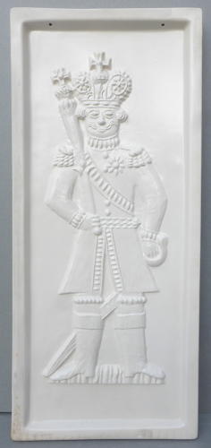Pair of king & queen biscuit mould wall plaques