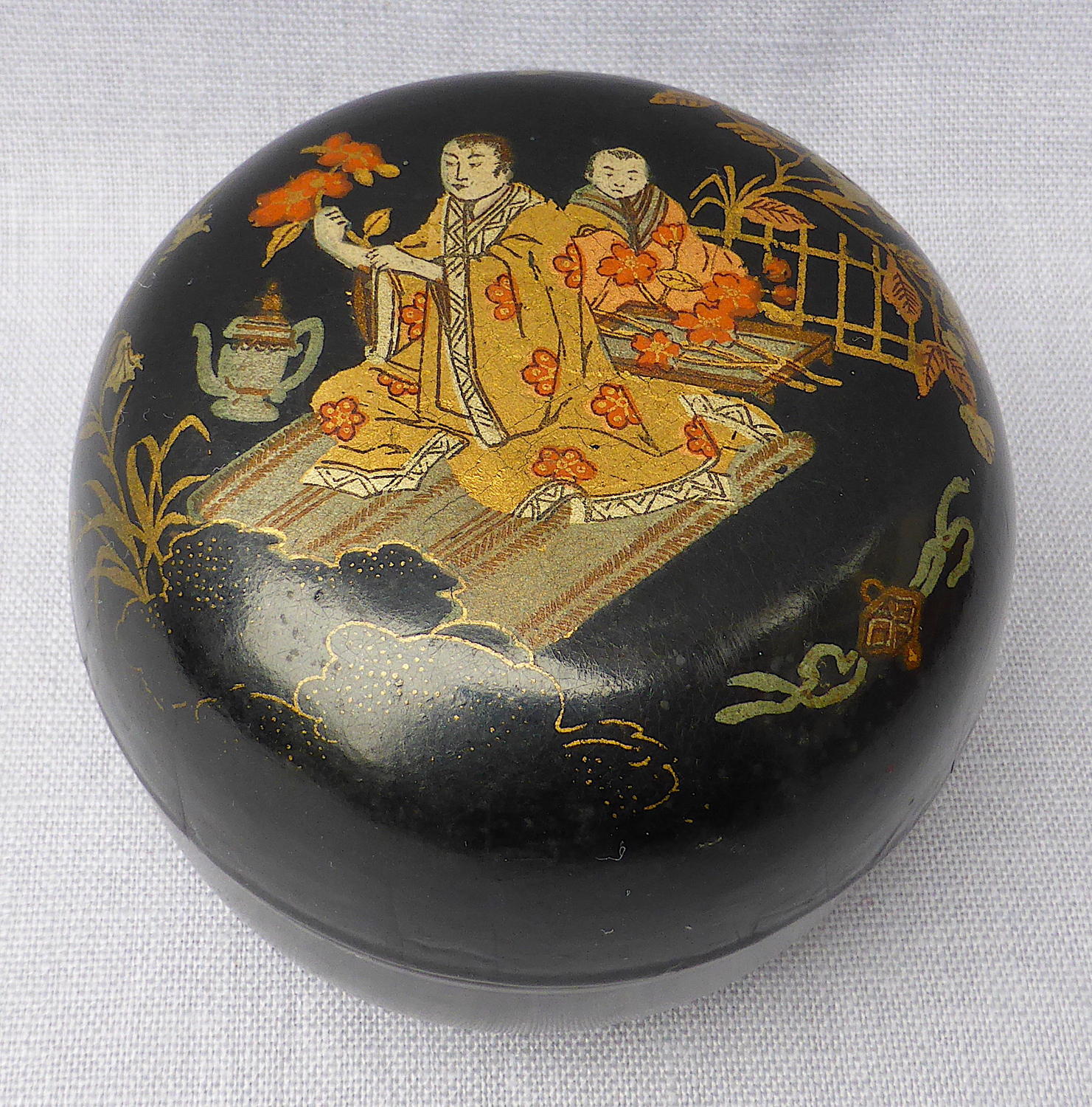 Japanese export lacquerware lidded box