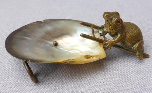 Victorian novelty frog pin dish