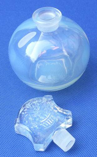 1930s Sabino opalescent glass scent bottle