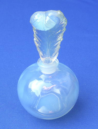 1930s Sabino opalescent glass scent bottle