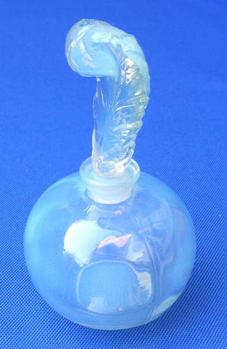 1930s Sabino opalescent glass scent bottle