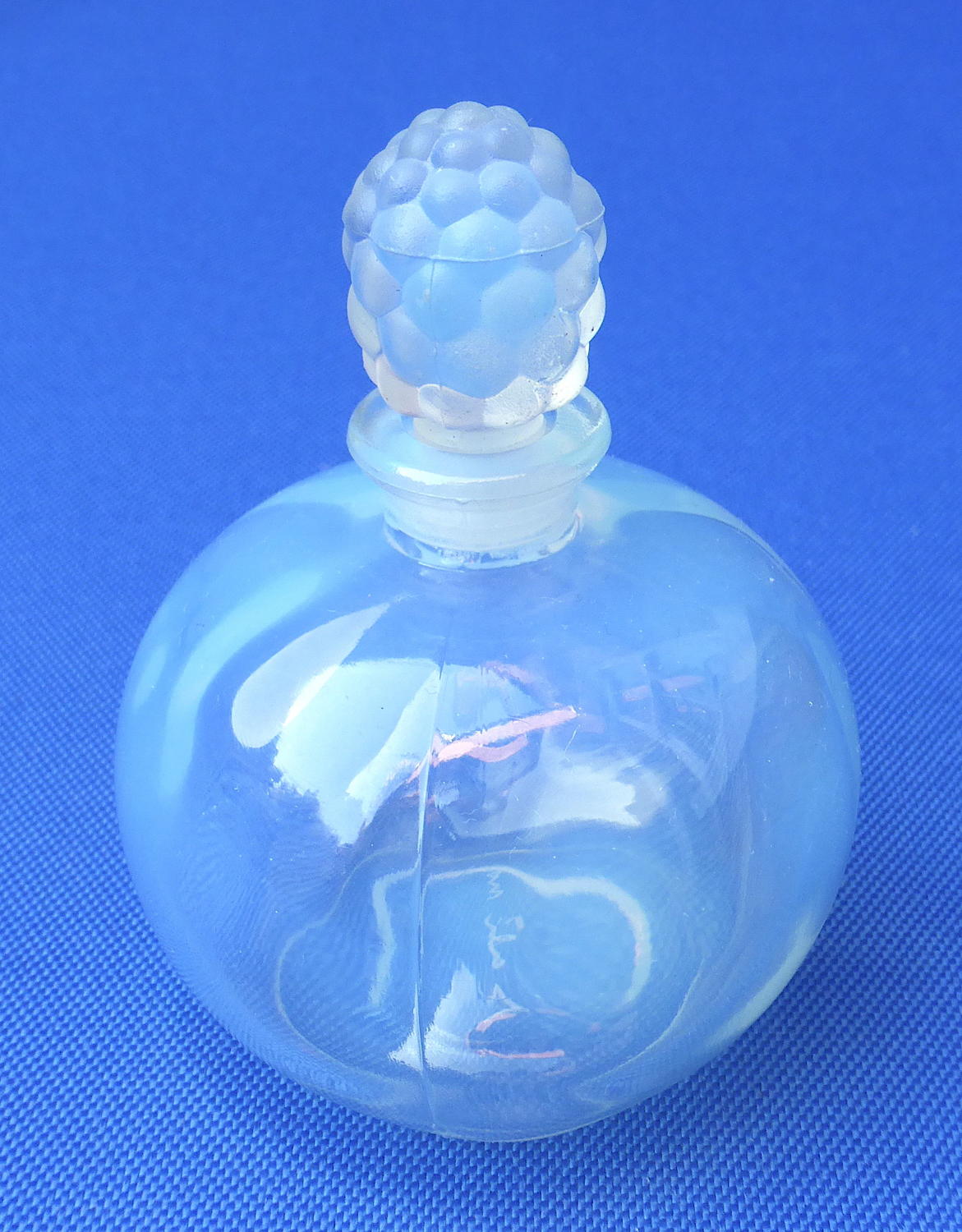 1930s Sabino opalescent glass scent bottle