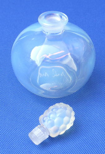 1930s Sabino opalescent glass scent bottle