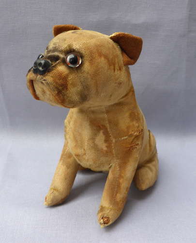 Unusual 1960s Plush Bulldog Transistor Radio