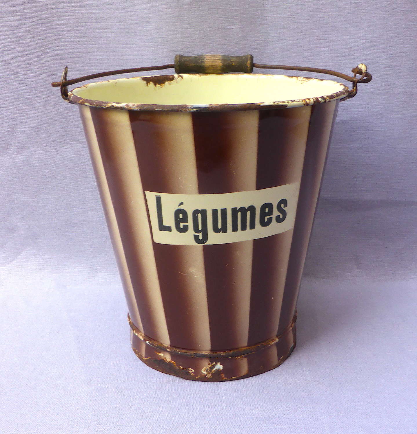 1930s French enamelware légumes bucket