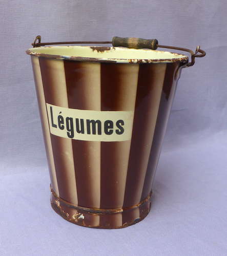 1930s French enamelware légumes bucket
