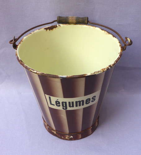 1930s French enamelware légumes bucket