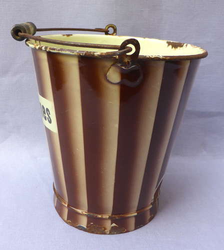 1930s French enamelware légumes bucket