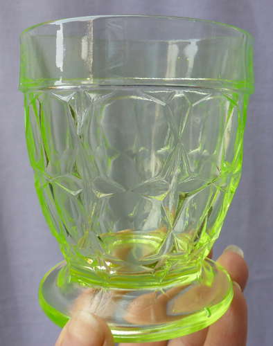 Set of 1930s green vaseline uranium glass tumblers