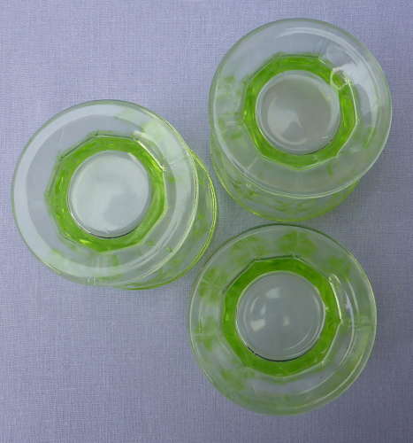 Set of 1930s green vaseline uranium glass tumblers
