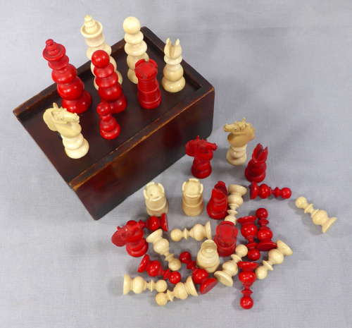 Ivory St. George Pattern Chess Set in Mahogany Box