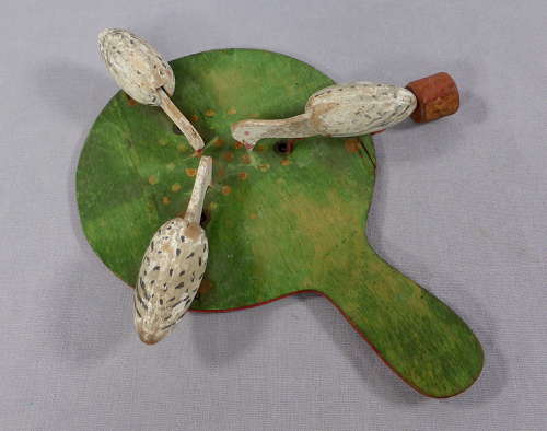Pecking geese toy